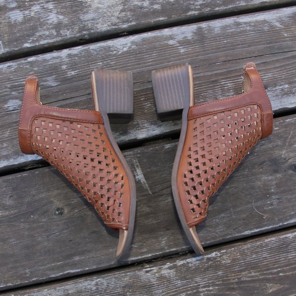 NINE WEST Dark Tan Kariana Heeled Sandal sz 2 - Picture 5 of 8